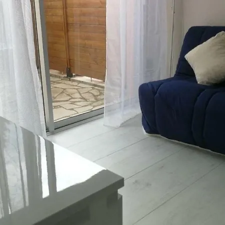 Daire Baleines Roses 2 Agde